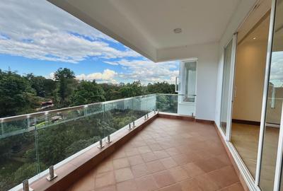 3 Bed Apartment with En Suite in Parklands