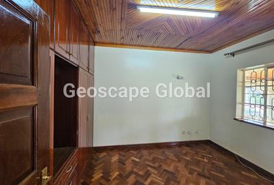 4 Bed House with En Suite in Kitisuru