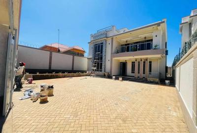 4 Bed Townhouse with En Suite at Mugutha