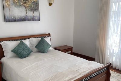 Serviced 3 Bed Apartment with En Suite in Riverside - 2