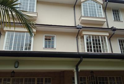 5 Bed Townhouse with En Suite in Lavington