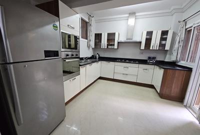 Furnished 3 Bed Apartment with En Suite in Kileleshwa