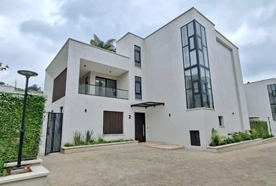 5 Bed Villa with En Suite at Lavington