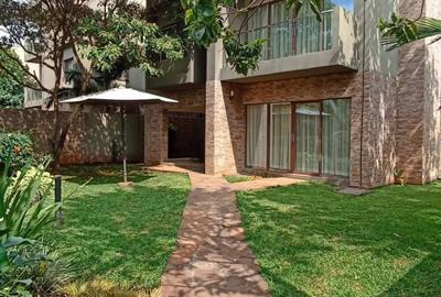 4 Bed House with En Suite in Lavington