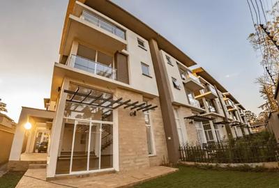 4 Bed Townhouse with En Suite at Lavington Green