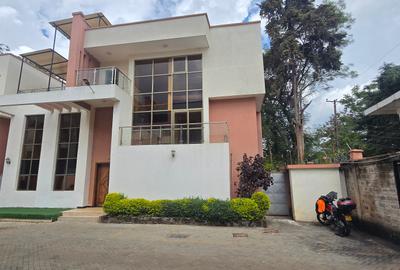 5 Bed Townhouse with En Suite at Lavington Green - 3