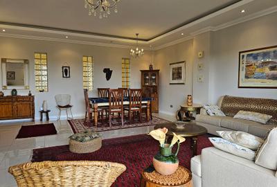 3 Bed Apartment with En Suite in Rhapta Road