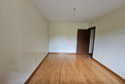 4 Bed House with En Suite in Runda