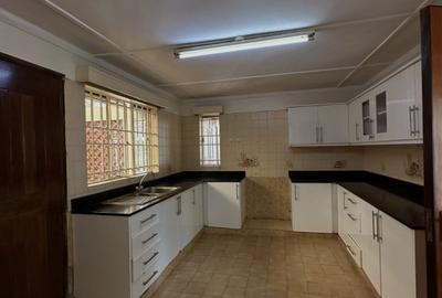 4 Bed Townhouse with En Suite in Kileleshwa - 4