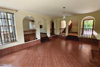 5 Bed Townhouse with En Suite at Lavington Green