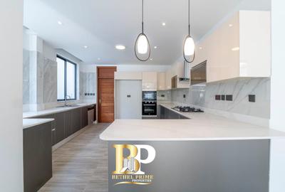 5 Bed Apartment with En Suite in Lavington