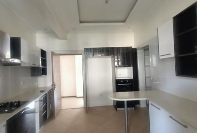 Serviced 3 Bed Apartment with En Suite in Kileleshwa