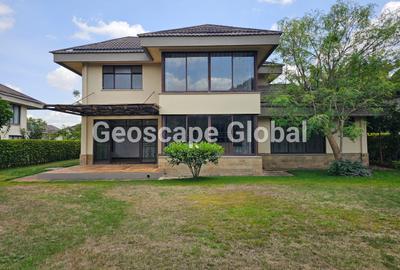 4 Bed House with En Suite in Garden Estate