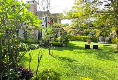4 Bed Townhouse with En Suite at Rossylin Heights - 3