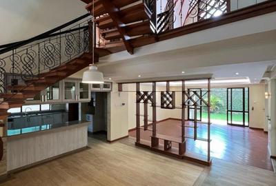 5 Bed House with En Suite in Lavington