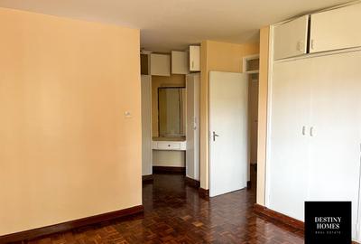 3 Bed Apartment with En Suite in Kilimani