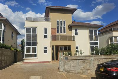 4 Bed Townhouse with En Suite in Runda