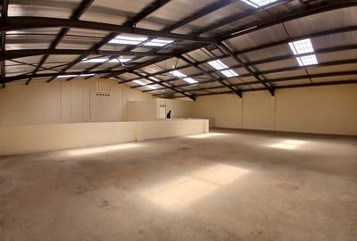 7,200 ft² Warehouse with Parking in Ruaraka - 3