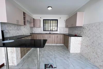 2 Bed Apartment with En Suite at School Lane - 3