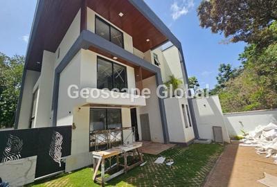 5 Bed Townhouse with En Suite in Lavington