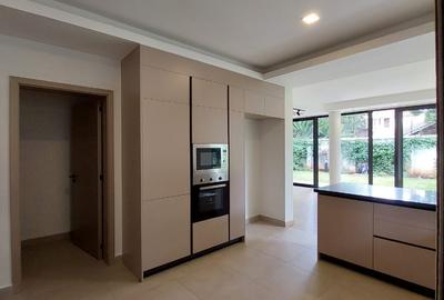 4 Bed Townhouse with En Suite in Lavington - 3