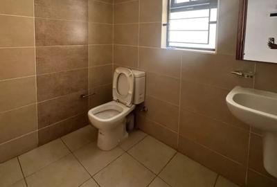 5 Bed Townhouse with En Suite in Lavington - 4