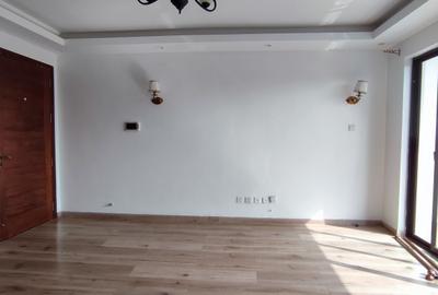 2 Bed Apartment with En Suite in Dennis Pritt