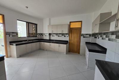 4 Bed Apartment with En Suite in Nyali Area