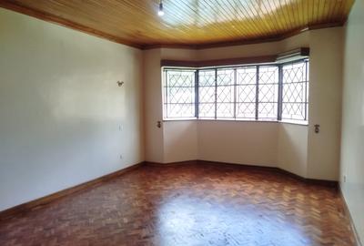 3 Bed Apartment with En Suite in Brookside - 3