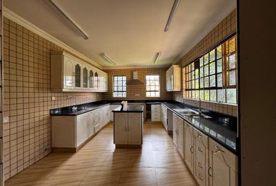 4 Bed House with En Suite in Kitisuru