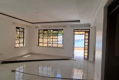 3 Bed House with En Suite at Olkeri