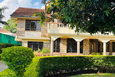 5 Bed House with En Suite in Runda - 2