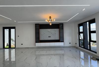 5 Bed House with En Suite in Eastern ByPass - 4