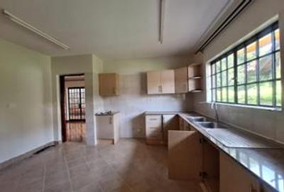 4 Bed Townhouse with En Suite in Lower Kabete