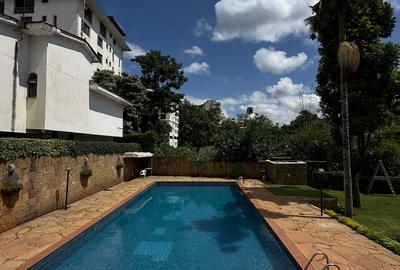 5 Bed Townhouse with En Suite at Riverside Drive - 2