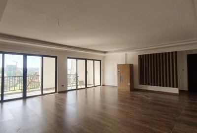 4 Bed Apartment with En Suite at Brookside - 4