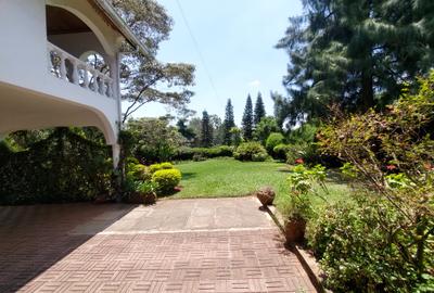 5 Bed House with En Suite at Nyari Road