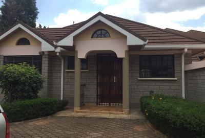 5 Bed House with En Suite in Runda