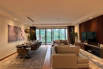 3 Bed Apartment with En Suite in Riverside - 3