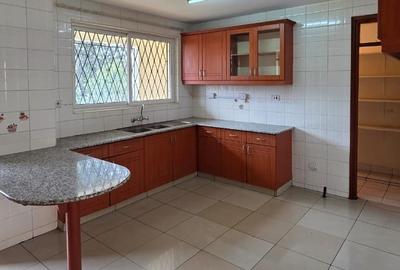 3 Bed Apartment with En Suite at 3Rd Parklands Nairobi - 3
