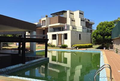 5 Bed House with En Suite at Runda Road - 2