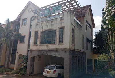 5 Bed Townhouse with En Suite at Lavington