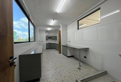 2 Bed Apartment with En Suite at Peponi Road - 2