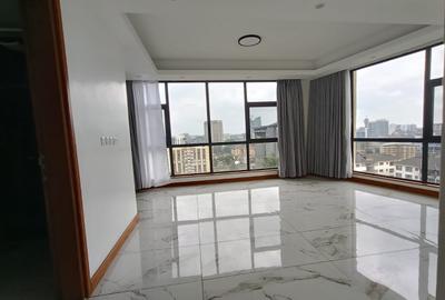 4 Bed Apartment with En Suite in Westlands Area