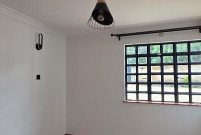 5 Bed Townhouse with En Suite in Lavington - 3