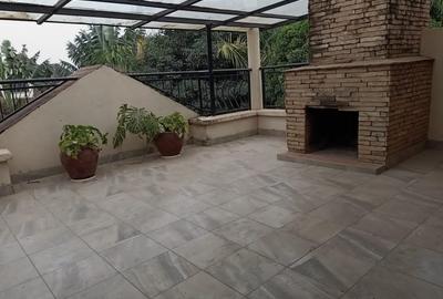 5 Bed Townhouse with En Suite in Runda - 3