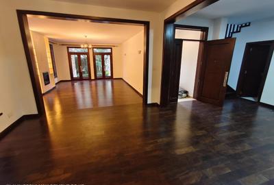 5 Bed Townhouse with En Suite at Lavington Green