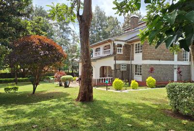 5 Bed House with En Suite in Runda