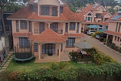 5 Bed House with En Suite in Lavington