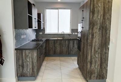 2 Bed Apartment with En Suite in Westlands Area - 4